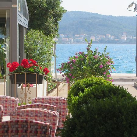 Filipovic Apartments With Pool Biograd Na Moru Buitenkant foto