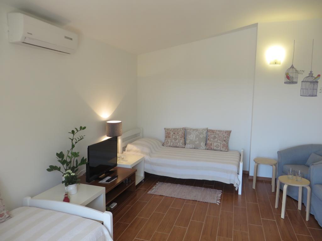 Filipovic Apartments With Pool Biograd Na Moru Buitenkant foto