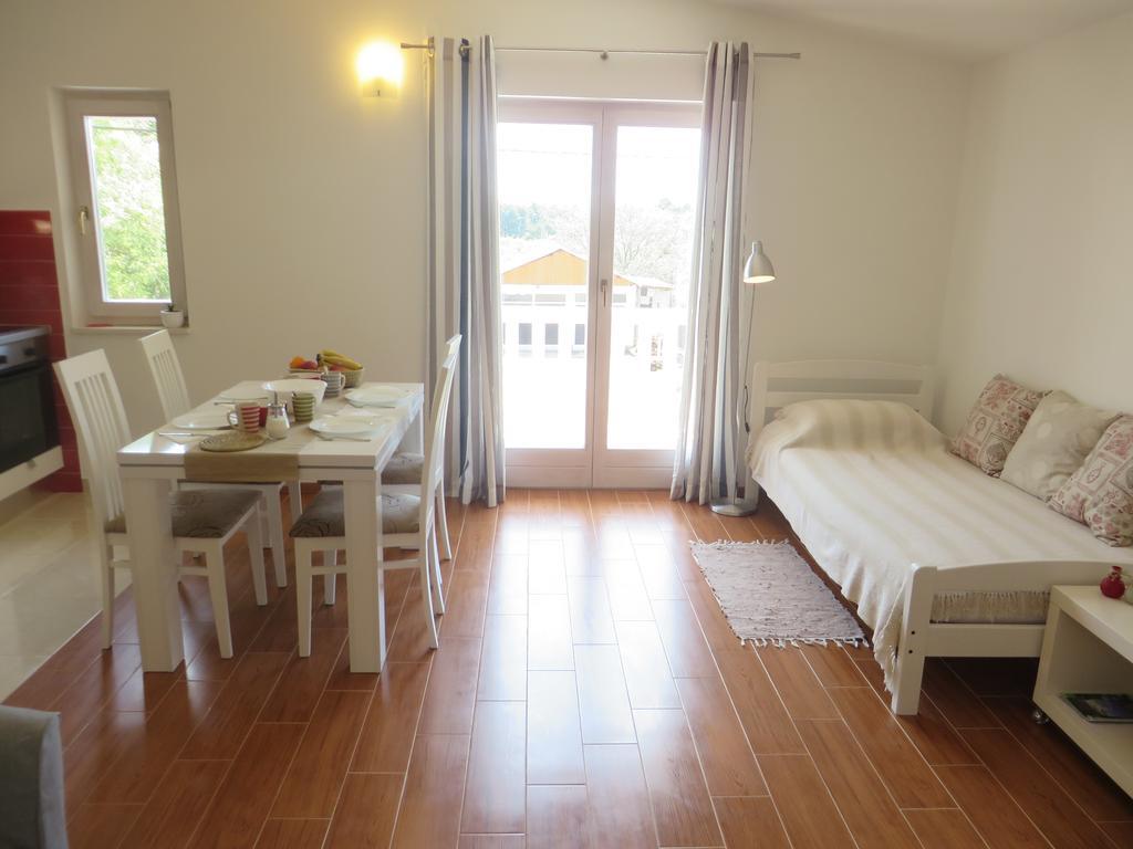 Filipovic Apartments With Pool Biograd Na Moru Buitenkant foto