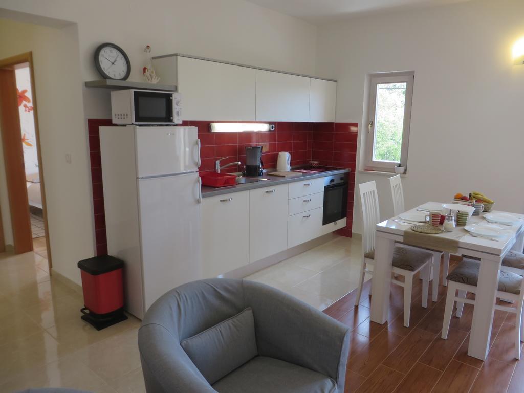Filipovic Apartments With Pool Biograd Na Moru Buitenkant foto