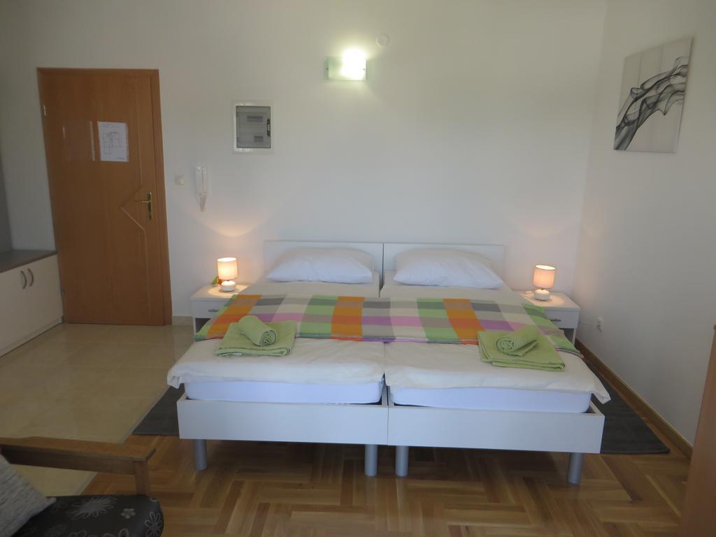 Filipovic Apartments With Pool Biograd Na Moru Buitenkant foto