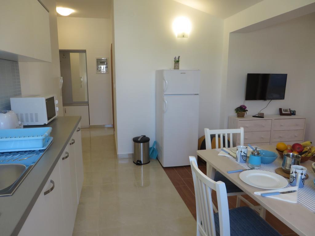 Filipovic Apartments With Pool Biograd Na Moru Buitenkant foto