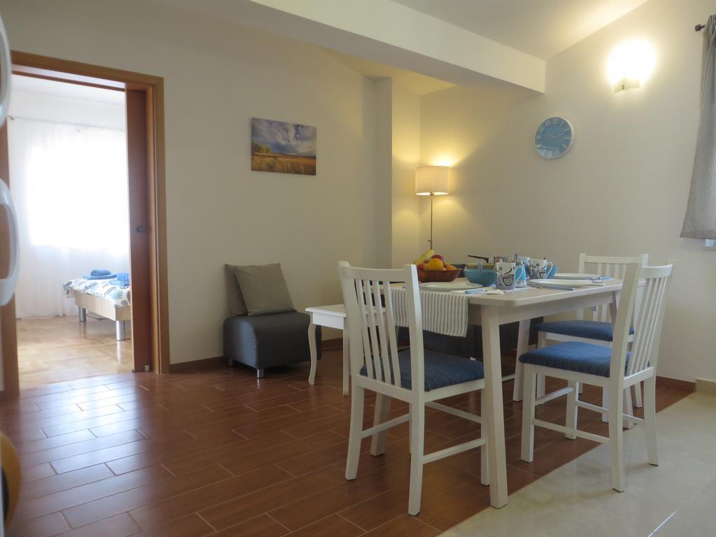 Filipovic Apartments With Pool Biograd Na Moru Buitenkant foto