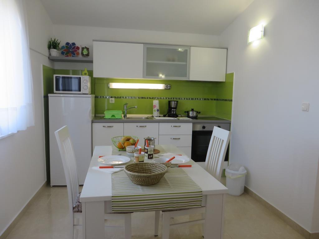 Filipovic Apartments With Pool Biograd Na Moru Buitenkant foto