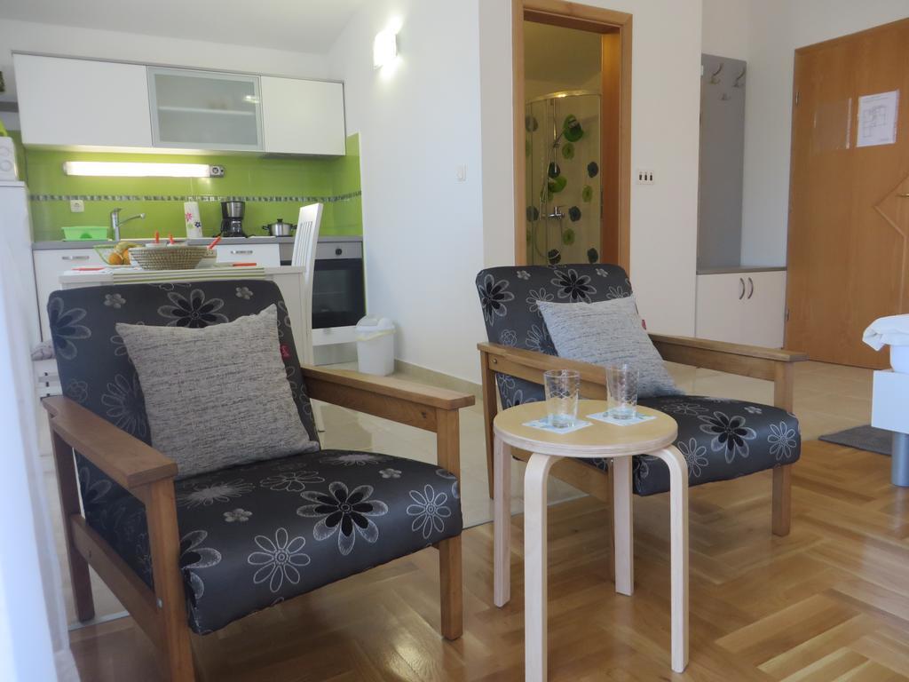 Filipovic Apartments With Pool Biograd Na Moru Buitenkant foto