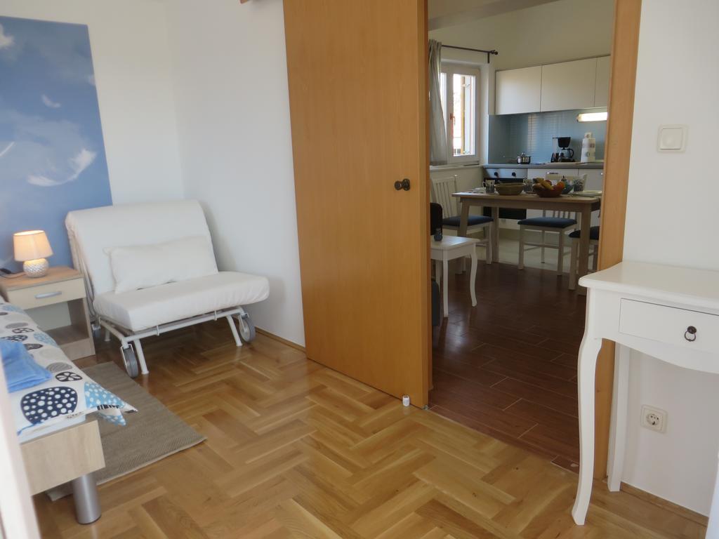 Filipovic Apartments With Pool Biograd Na Moru Buitenkant foto