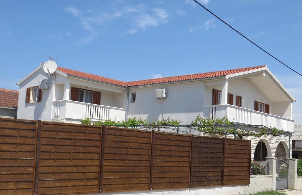Filipovic Apartments With Pool Biograd Na Moru Buitenkant foto