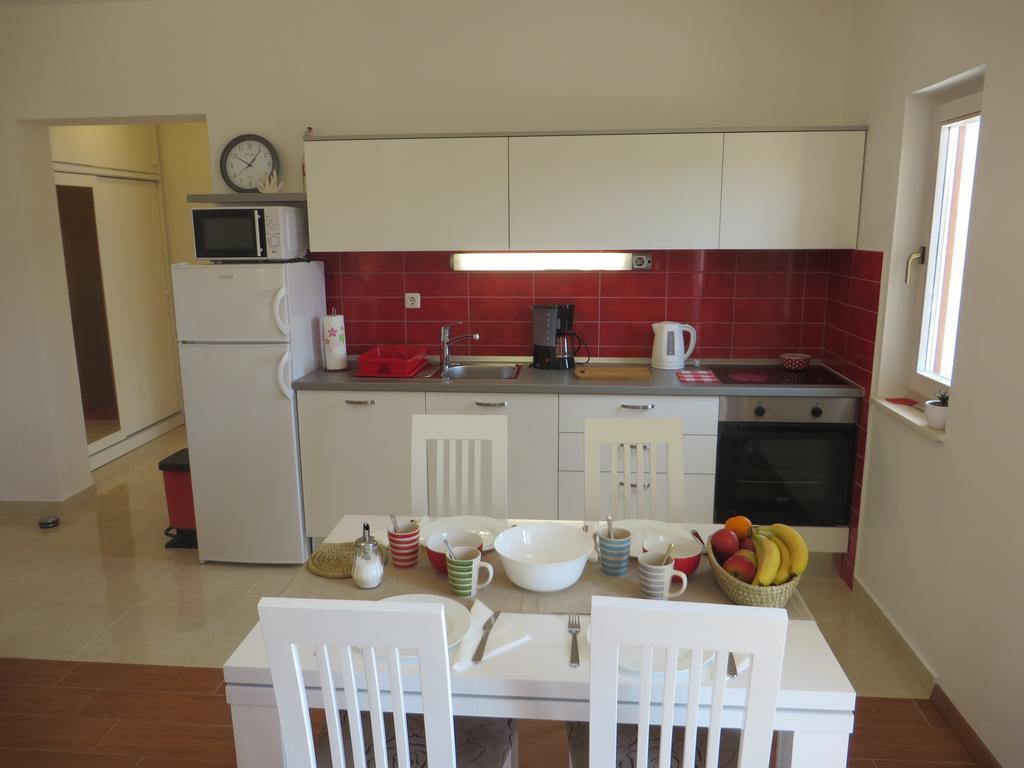 Filipovic Apartments With Pool Biograd Na Moru Buitenkant foto