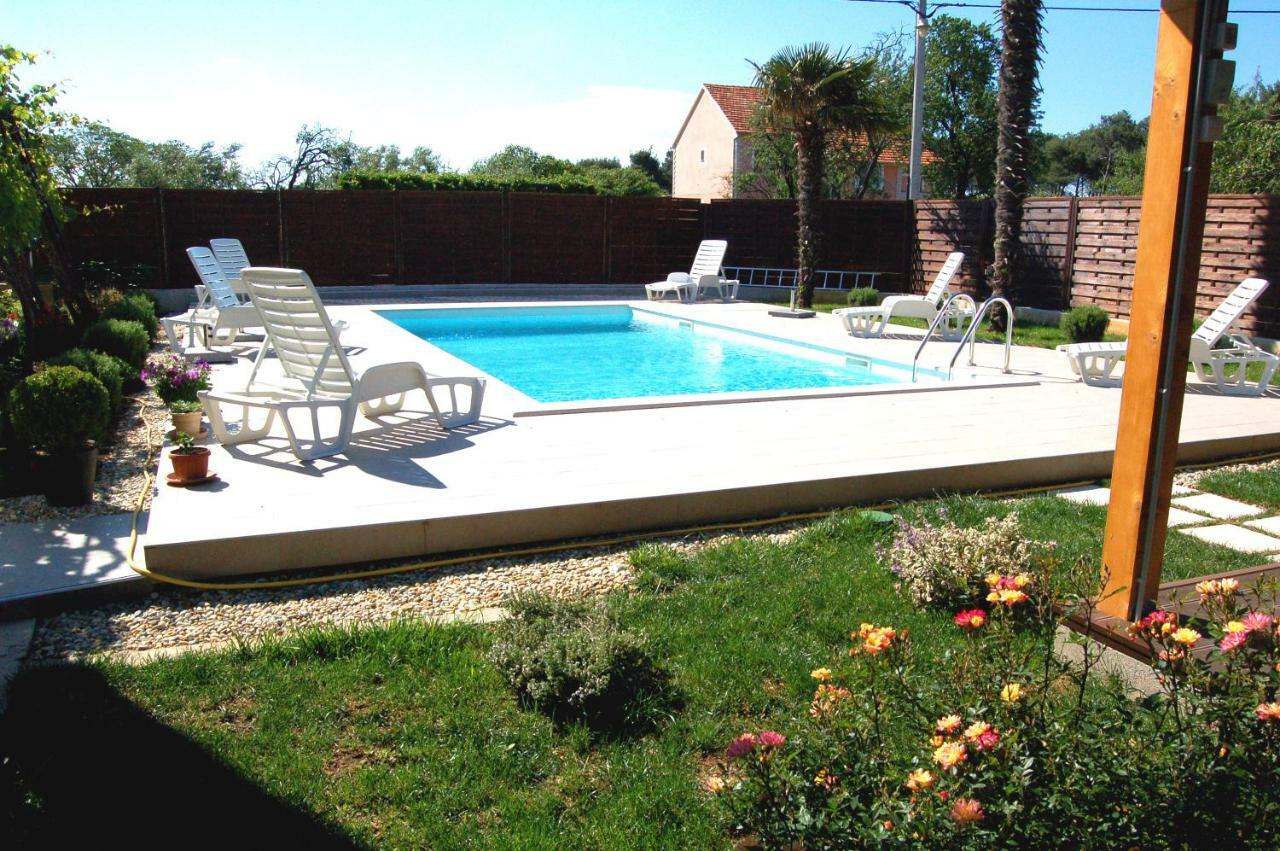 Filipovic Apartments With Pool Biograd Na Moru Buitenkant foto